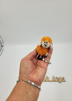 Мягкая вязаная игрушка, брелок, магнит,символ года 2027 овца