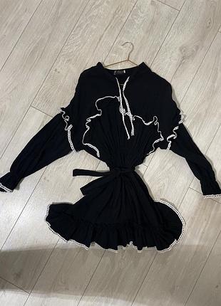 Чорна сукня