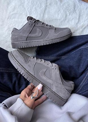 Класні жіночі кросівки nike sb dunk low cave stone графітові