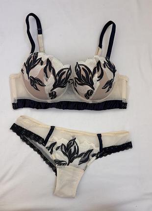 Вишуканий комплект intimissimi