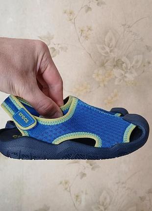 Сандалі аквашузи crocs kids' swiftwater sandal розмір c 13  euro 30 р 
на стопу 19 см
нові .