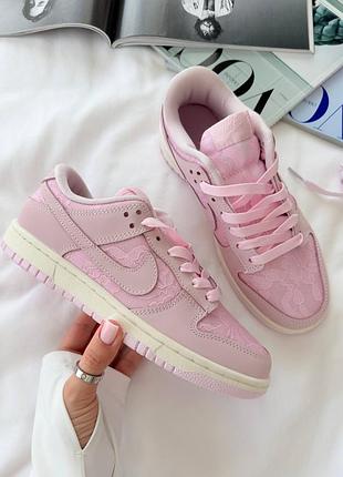 Женские кроссовки nike sb dunk low wmns lace pack regal pink