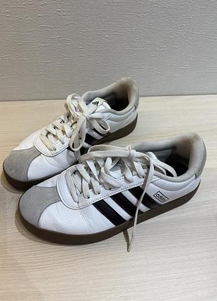 Кросівки adidas оригінал!!