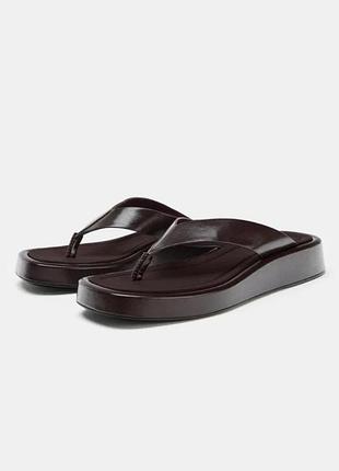 Босоножки-вьетнамки zara