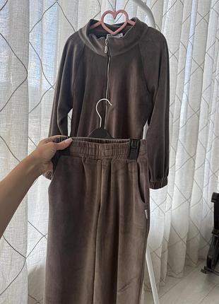 Дитячий велюровий костюм , 122 см