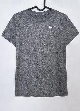 Женская спортивная футболка nike
