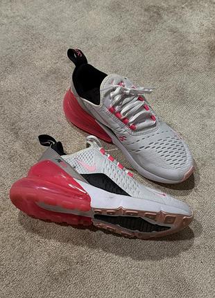 Кроссовки для фитнеса nike. обувала 3 раза, состояние новых. размер 37(идет на 36)