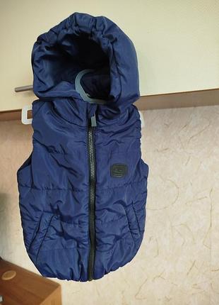 Жилетка фирмы teplee86 в очень красивом состоянии,размер 92, замеры надам.
