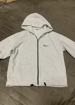 Кофта жіноча nike з капюшоном на змійці, сіра
