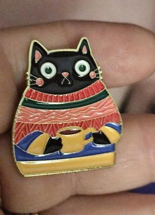 Брошь брошка пин значок кот кошка в свитере и кофе
