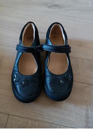 Шкіряні туфлі mary jane від clarks 32 р