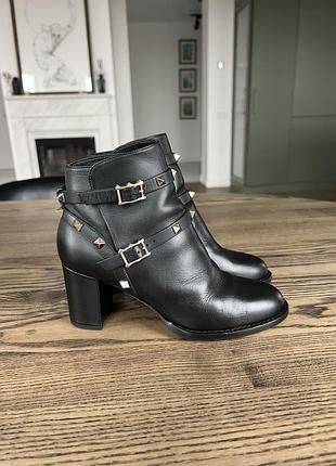 Valentino італія оригінал чорні шкіряні ботильйони ботинки