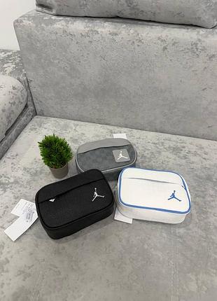 Сумка від бренду jordan monogram crossbody bag