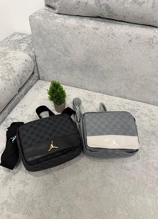 Сумка від бренду jordan monogram crossbody bag