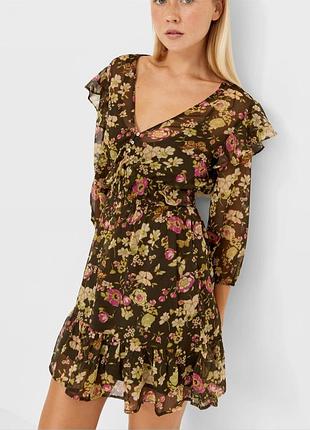 Красочное цветочное платье stradivarius