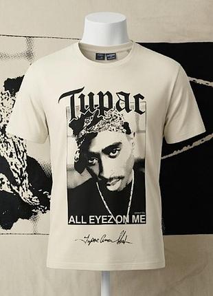 Мужская футболка бренд: bershka (лицензионная серия 2pac / amaru entertainment) 2pac "all eyez on me" размер xl состав: 100% хлопок (cotton)