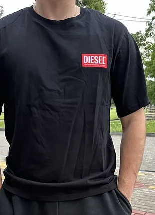 Оригінальні футболки diesel