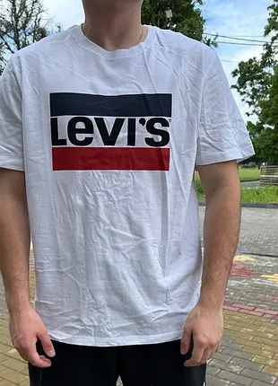 Оригінальна футболка levi's