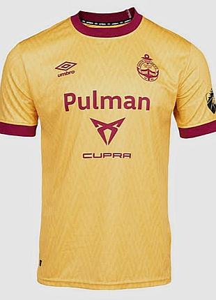 Желтая футболка umbro south shilds fc футбольная