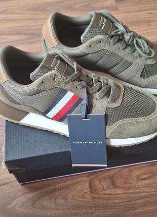 Оригінальні кросівки tommy hilfiger 
розмір 42