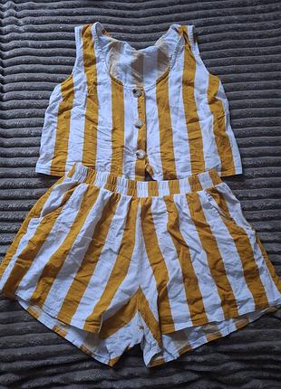 Костюм льяний 54р. xxl

комплек из льна, желто-белая полоска, понятная на ощупь ткань, не парит.