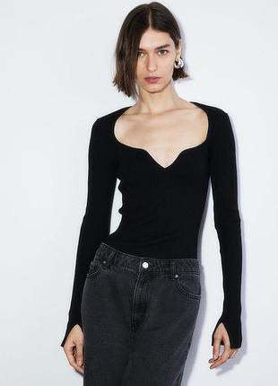 Актуальний трендовий лонгслів у рубчик h&m на розмір uk 10-12 m-l 38-40 🔥🔥🔥