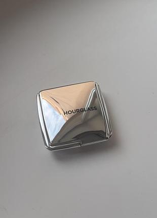 Пудра hourglass incandescent strobe light 1,3g