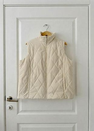 Жіноча стьобана жилетка casual comfort, молочна, розмір uk 22 (наш 50-52)