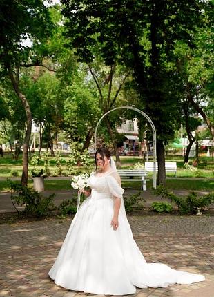 Весільна сукня