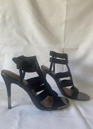 Босоножки carvela