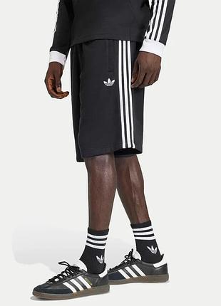 Оригінал спортивні чоловічі шорти adidas  3-stripes ke3566 чорні regular fit оригинал адідас l для спортзалу для бігу базові літо осінь повсякденні