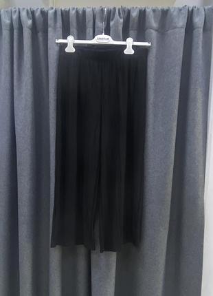 Чорні кюлоти пліссе f&f 14/42/ xl