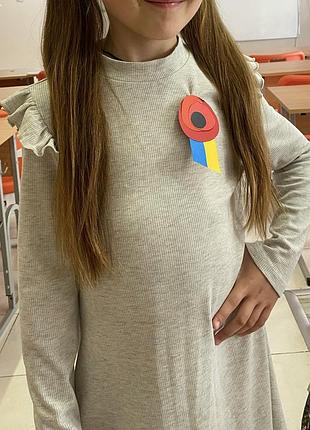 Сіра сукня в рубчик на 8 років
