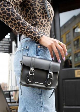 Сумка dr. martens — чёрная кожаная crossbody