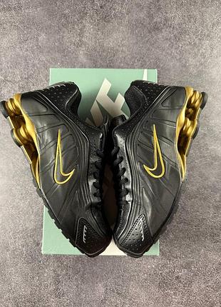 Nike shox r4 black gold