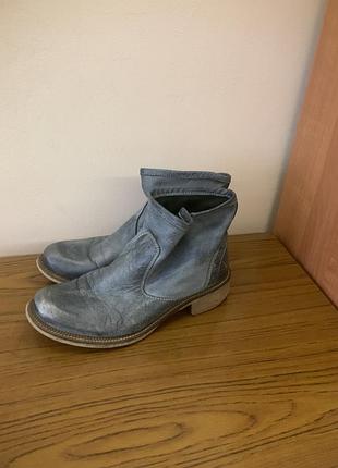 Продам женские итальянские ботинки 37 размкра