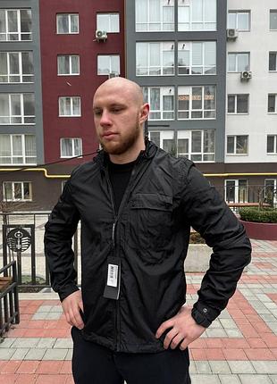 Ветровка c.p. company с линзами на капюшоне