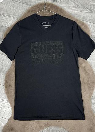 Жіноча оригінальна футболка guess