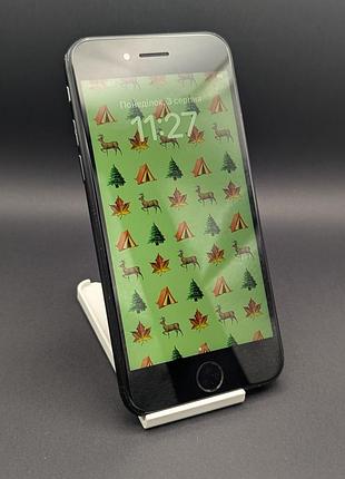 Продається iphone 8 64gb neverlock (акб 100%) + чохол