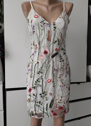 Красива сукня з вишивкою 🌺🌺🌺