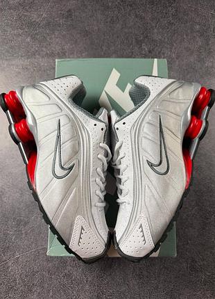 Nike shox r4 grey red white