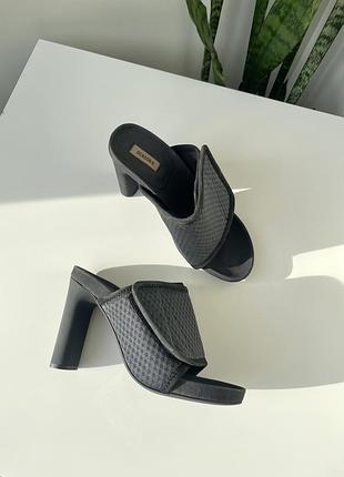 🎱yeezy season 6  фірмові шкіряні сабо на липучці yeezy ladies sandal graphite