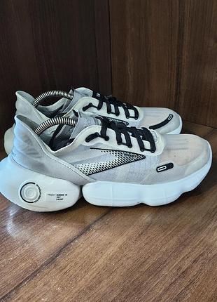 Brooks aurora bl 40p.