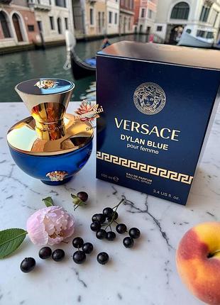 💙 сучасна жіноча парфумована вода versace dylan blue pour femme (версаче ділан блу пур фем) 100 мл фруктово-квітковий аромат