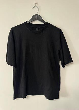Футболка мужская черная relaxed over size h&amp;m плотная, размер s - m.
