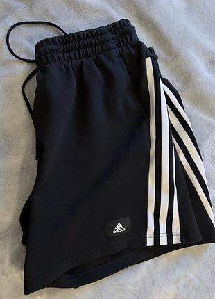 Чоловічі шорти adidas