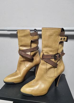Женские сапоги tod's оригинал (средней высоты, на шпильке) •размер 38 цвет: верблюжий коричневый •производство: итальялия