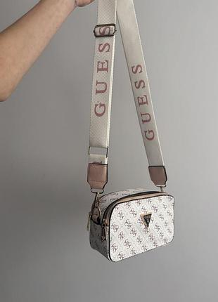 Біла сумка рожева guess