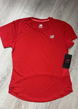Футболка жіноча new balance