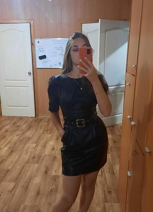 Шкіряне плаття